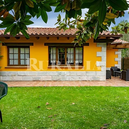 Apartamento Ruralia Apto Rural Mirando Al Cuera Amarillo Piscina Lledias