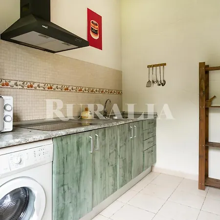 Ruralia Apto Rural Mirando Al Cuera Amarillo Piscina Lledias